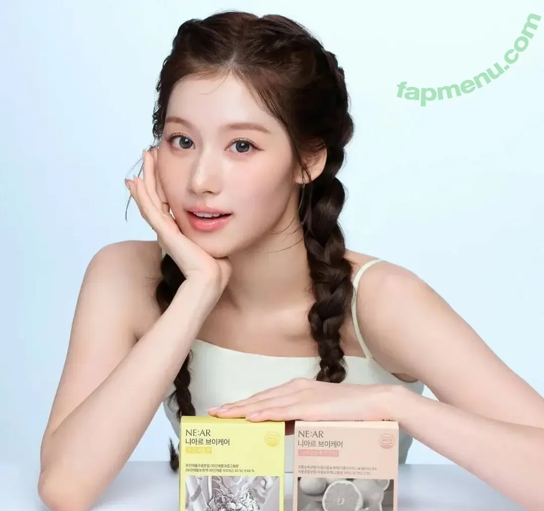 Minatozaki Sana nude photo #0187 (TWICE / m.by__sana)