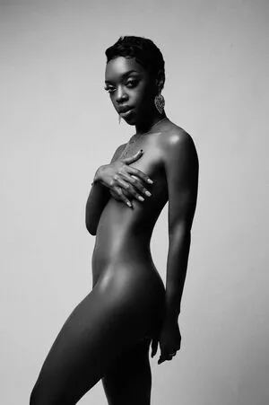 MindoftheUnkind / DAMNMAUX / Miss.Maux nude photo #0005