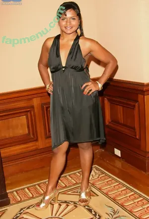 Mindy Kaling / mindykaling nude photo #0014