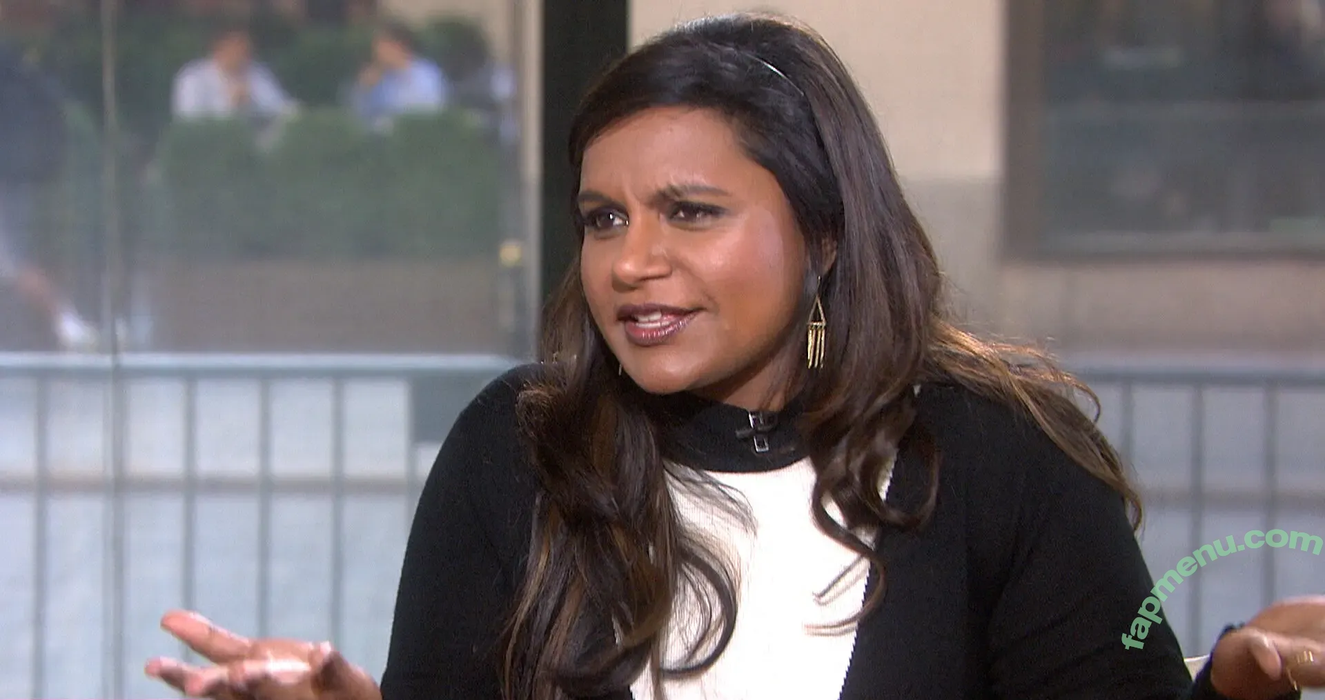 Mindy Kaling nude photo #0025 (mindykaling)