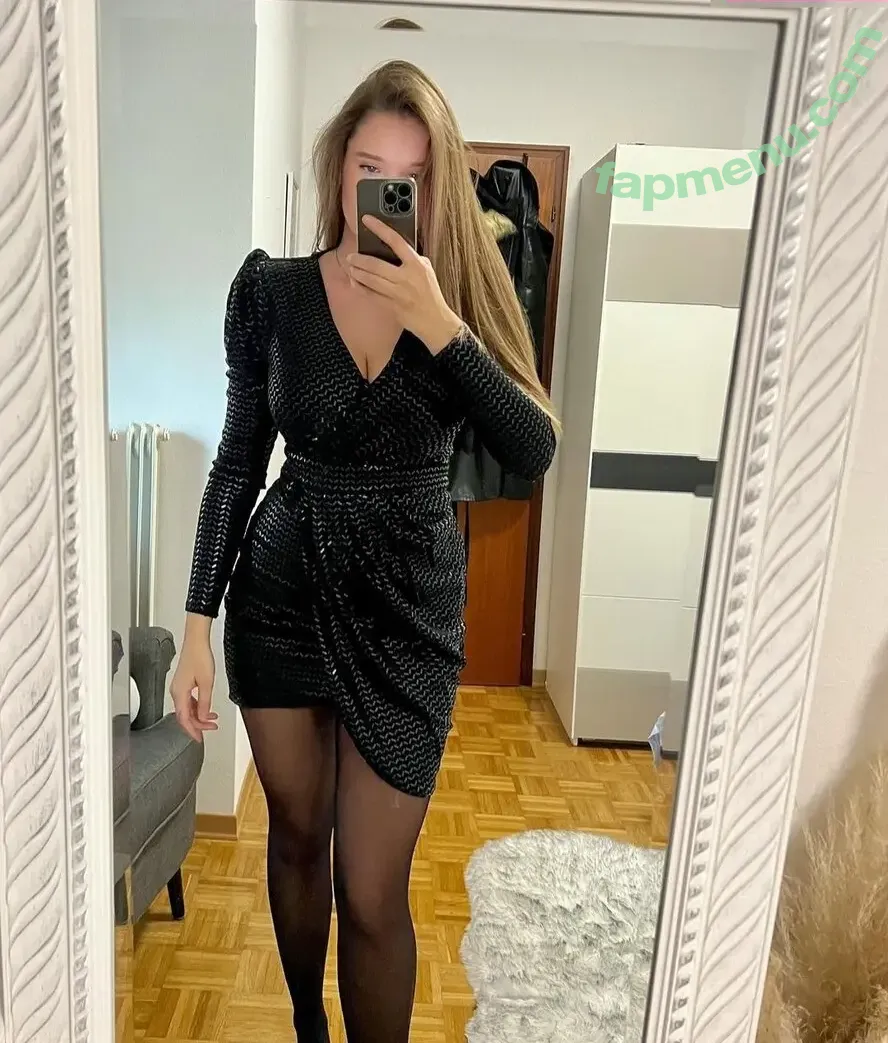 Minela Iljazovic nude photo #0002 (minelailjazovic)