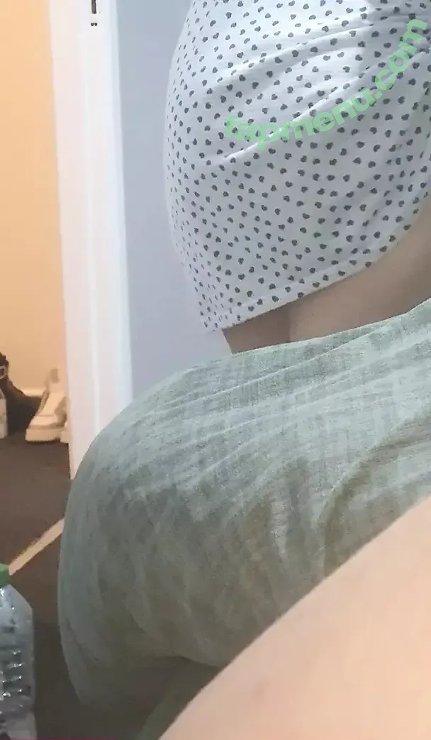 Mini Lilly nude photo #0006 (Mini Lilly)