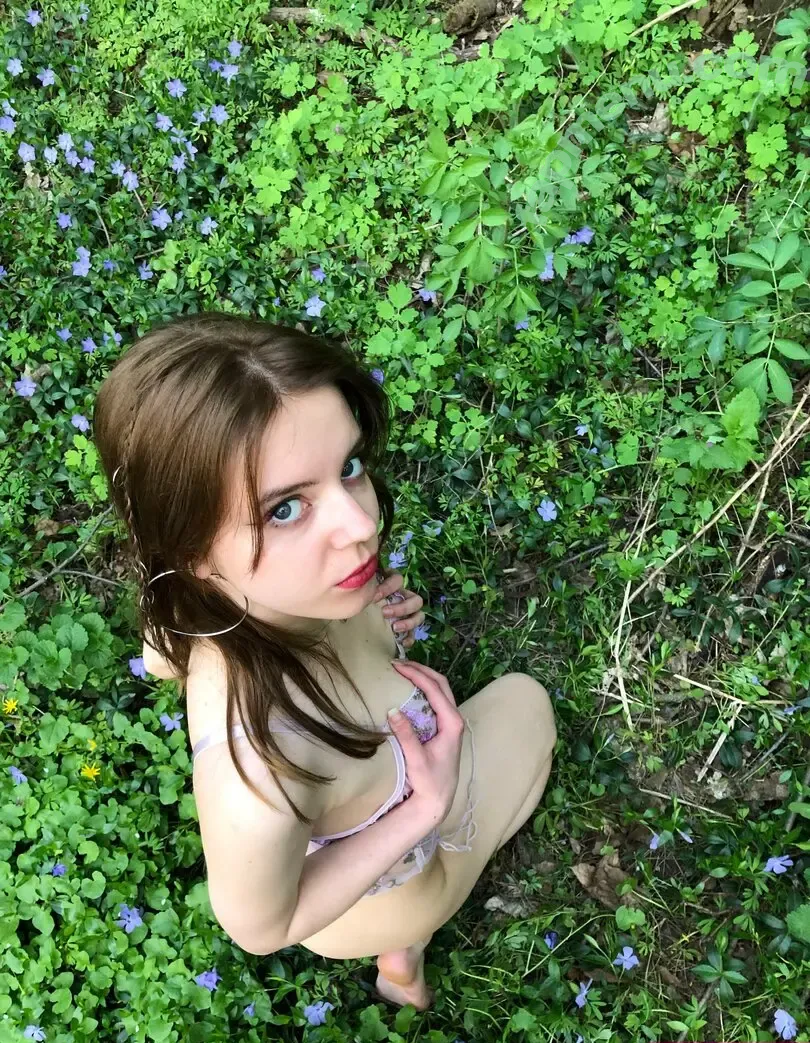 mini_violet nude photo #0018 (mini.violet.girl)
