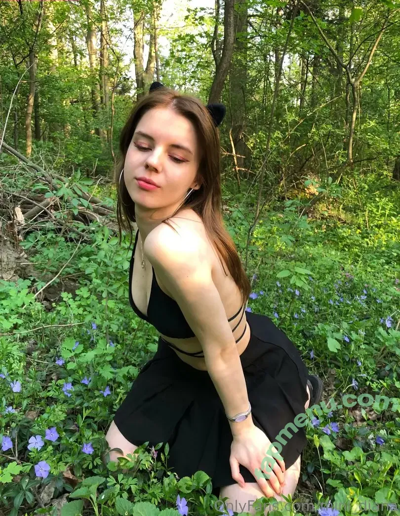 mini_violet nude photo #0027 (mini.violet.girl)