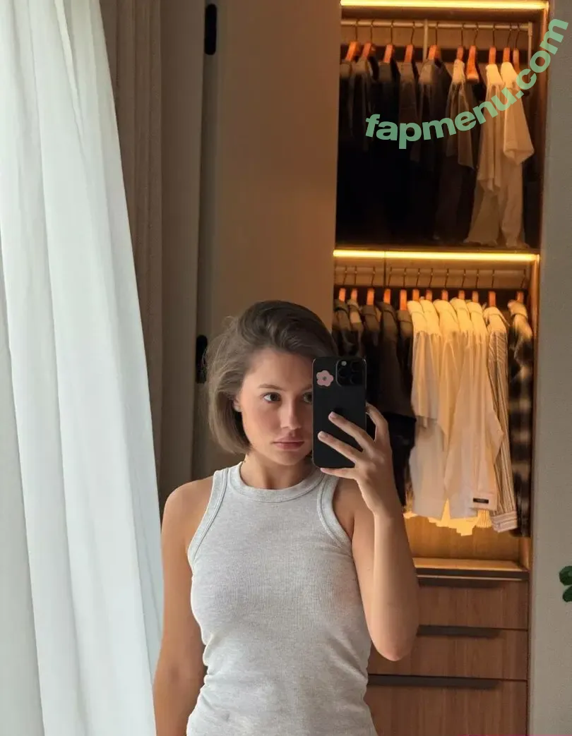 minikarolina nude photo #0032 (klmnvaa)
