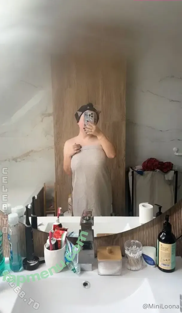 Miniloonaa nude photo #0093 (mini.loona / miniloona)