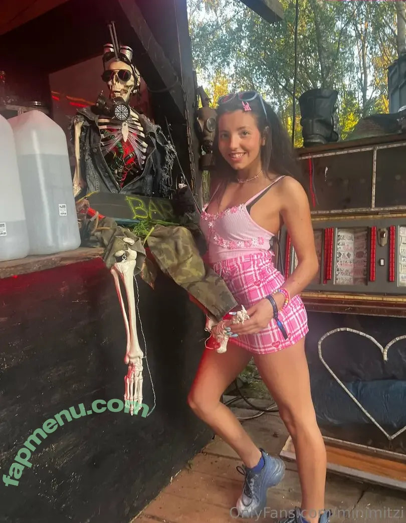 minimitzi nude photo #0033 (minimitzix)