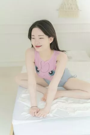 Minji / lovres_min__ / miniwithtattoos / newjeans_official nude photo #0003