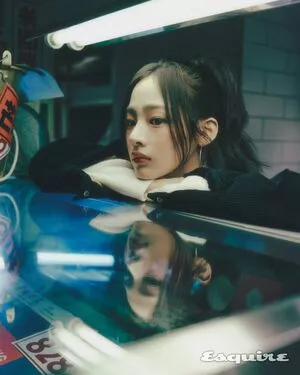 Minji / lovres_min__ / miniwithtattoos / newjeans_official nude photo #0022