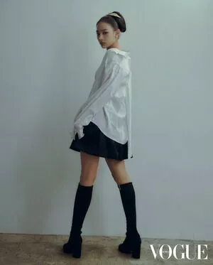 Minji / lovres_min__ / miniwithtattoos / newjeans_official nude photo #0035