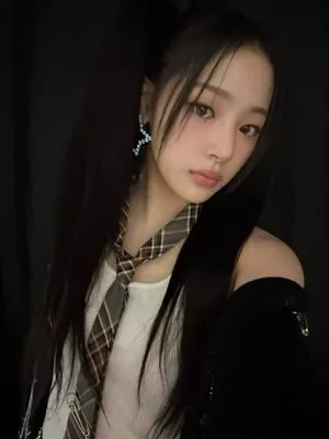 Minji / lovres_min__ / miniwithtattoos / newjeans_official nude photo #0095