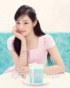 Minji / lovres_min__ / miniwithtattoos / newjeans_official nude photo #0102