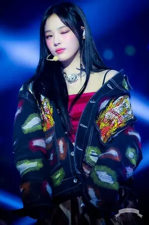 Minji / lovres_min__ / miniwithtattoos / newjeans_official nude photo #0113