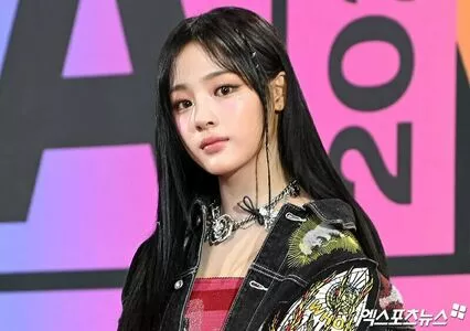 Minji / lovres_min__ / miniwithtattoos / newjeans_official nude photo #0114