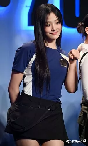 Minji / lovres_min__ / miniwithtattoos / newjeans_official nude photo #0124