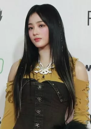 Minji / lovres_min__ / miniwithtattoos / newjeans_official nude photo #0146