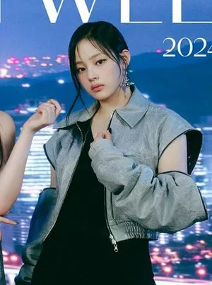 Minji / lovres_min__ / miniwithtattoos / newjeans_official nude photo #0169