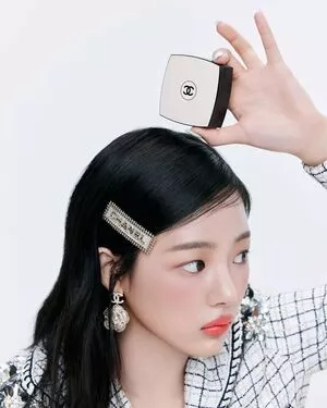 Minji / lovres_min__ / miniwithtattoos / newjeans_official nude photo #0180