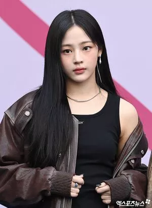 Minji / lovres_min__ / miniwithtattoos / newjeans_official nude photo #0184