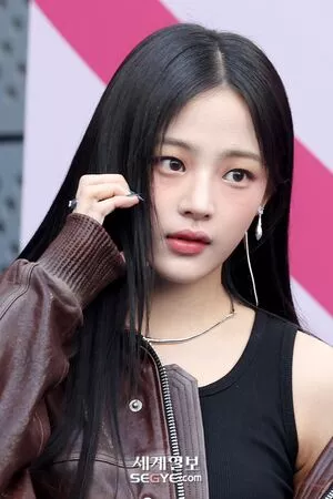 Minji / lovres_min__ / miniwithtattoos / newjeans_official nude photo #0186