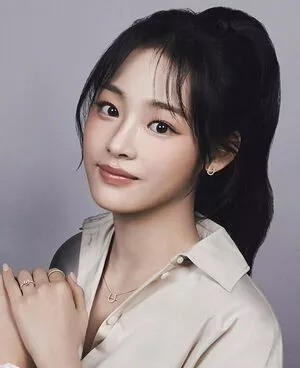 Minji / lovres_min__ / miniwithtattoos / newjeans_official nude photo #0224