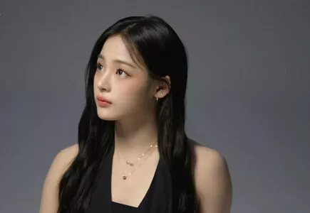 Minji / lovres_min__ / miniwithtattoos / newjeans_official nude photo #0274