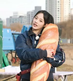 Minji / lovres_min__ / miniwithtattoos / newjeans_official nude photo #0275