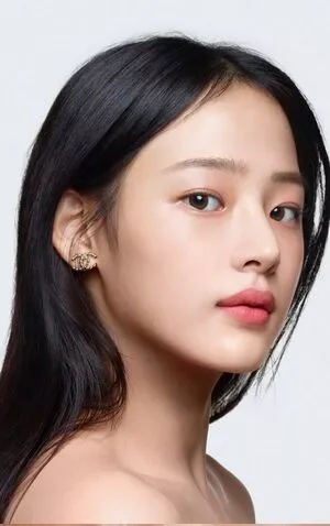 Minji / lovres_min__ / miniwithtattoos / newjeans_official nude photo #0276