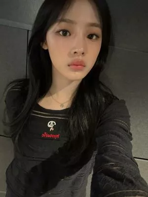 Minji / lovres_min__ / miniwithtattoos / newjeans_official nude photo #0281