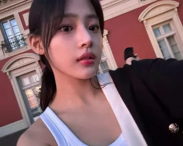 Minji / lovres_min__ / miniwithtattoos / newjeans_official nude photo #0294