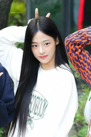 Minji / lovres_min__ / miniwithtattoos / newjeans_official nude photo #0306