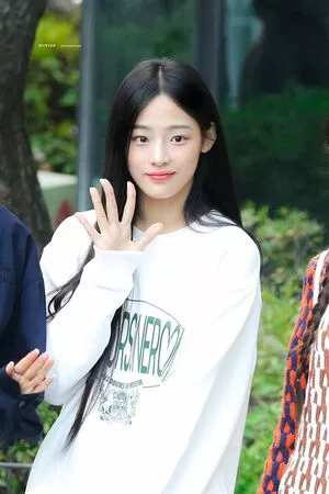 Minji / lovres_min__ / miniwithtattoos / newjeans_official nude photo #0308