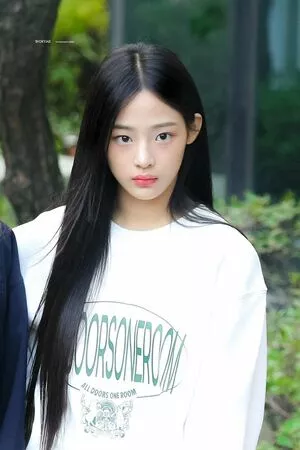 Minji / lovres_min__ / miniwithtattoos / newjeans_official nude photo #0309