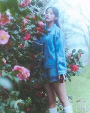 Minji / lovres_min__ / miniwithtattoos / newjeans_official nude photo #0327