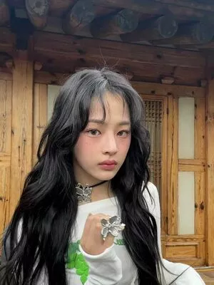 Minji / lovres_min__ / miniwithtattoos / newjeans_official nude photo #0411