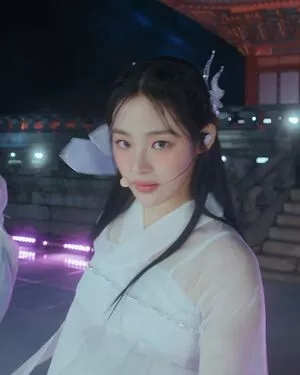 Minji / lovres_min__ / miniwithtattoos / newjeans_official nude photo #0420