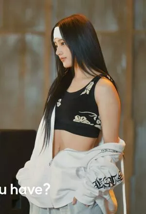 Minji / lovres_min__ / miniwithtattoos / newjeans_official nude photo #0428