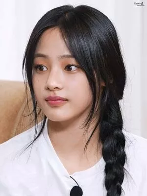 Minji / lovres_min__ / miniwithtattoos / newjeans_official nude photo #0432