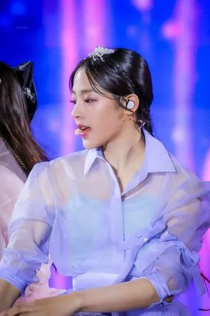 Minji / lovres_min__ / miniwithtattoos / newjeans_official nude photo #0445