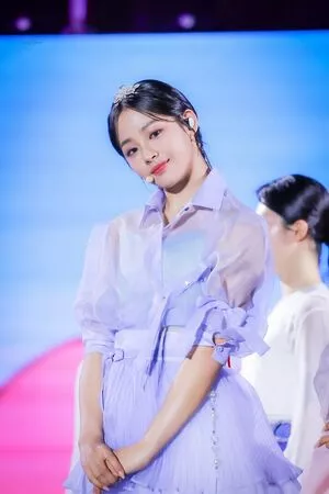 Minji / lovres_min__ / miniwithtattoos / newjeans_official nude photo #0448