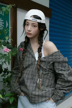 Minji / lovres_min__ / miniwithtattoos / newjeans_official nude photo #0467