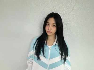 Minji / lovres_min__ / miniwithtattoos / newjeans_official nude photo #0476