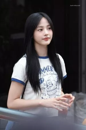 Minji / lovres_min__ / miniwithtattoos / newjeans_official nude photo #0486