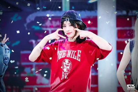 Minji / lovres_min__ / miniwithtattoos / newjeans_official nude photo #0502