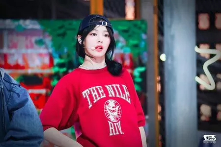 Minji / lovres_min__ / miniwithtattoos / newjeans_official nude photo #0506