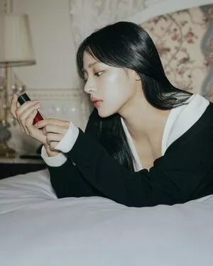 Minji / lovres_min__ / miniwithtattoos / newjeans_official nude photo #0510