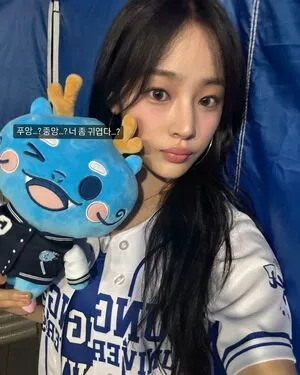 Minji / lovres_min__ / miniwithtattoos / newjeans_official nude photo #0514