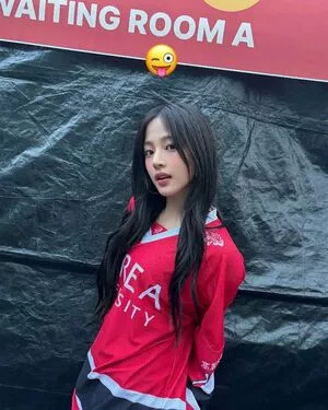 Minji / lovres_min__ / miniwithtattoos / newjeans_official nude photo #0520