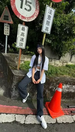 Minji / lovres_min__ / miniwithtattoos / newjeans_official nude photo #0527