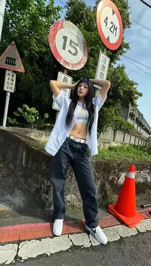 Minji / lovres_min__ / miniwithtattoos / newjeans_official nude photo #0528